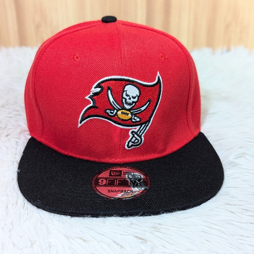 NFL 9FIFTY Tampa Bay Bucs Snapback Hat (NWT)